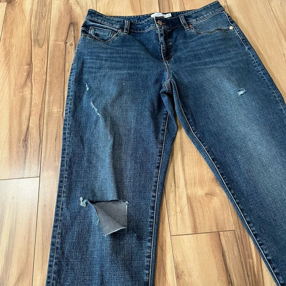 LL Bean Signature Women's Jeans Sz 10P Distressed Straight Ankle 10